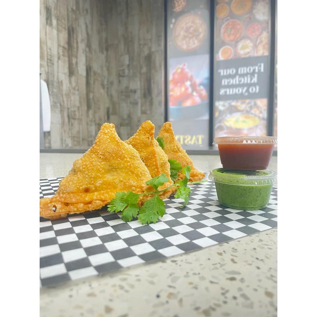 Award-Winning Handmade Samosas with Chutney